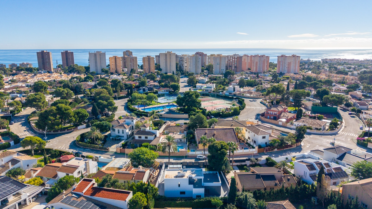 Huis te koop in Campoamor | 4 slaapkamers H5304403