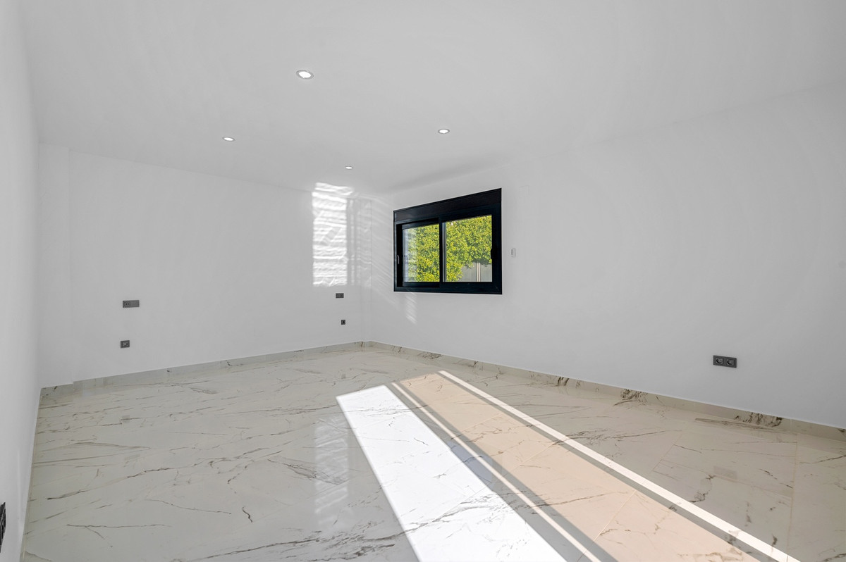 Huis te koop in Campoamor | 4 slaapkamers H5304403