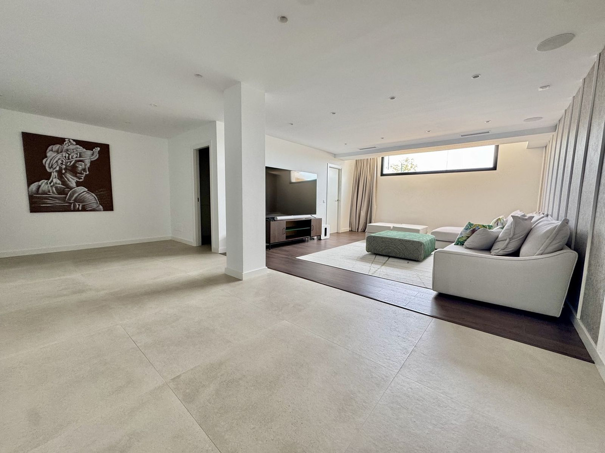 Huis te koop in Cancelada | 6 slaapkamers H5072929