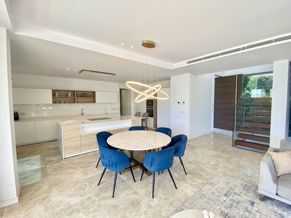 Huis te koop in Cancelada | 5 slaapkamers H5128939