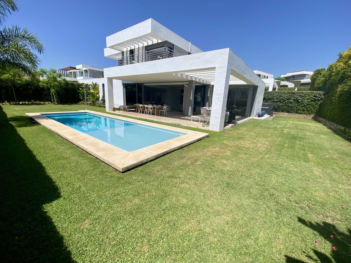 Huis te koop in Cancelada | 5 slaapkamers H5128939