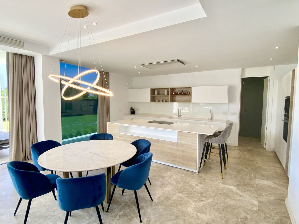 Huis te koop in Cancelada | 5 slaapkamers H5128939