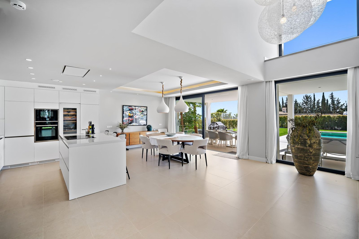 Huis te koop in Cancelada | 5 slaapkamers H5131003