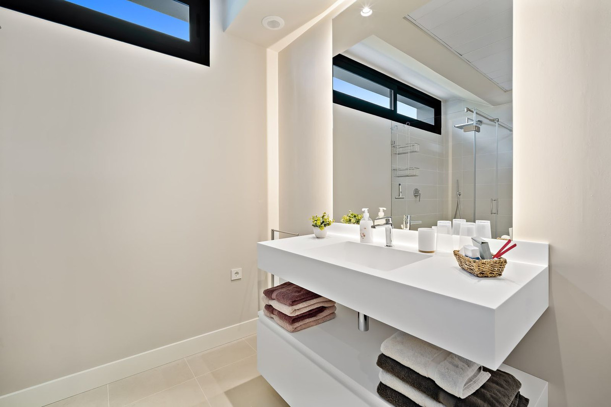 Huis te koop in Cancelada | 5 slaapkamers H5131003