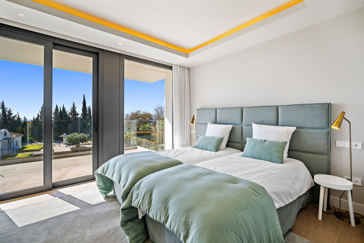Huis te koop in Cancelada | 5 slaapkamers H5131003