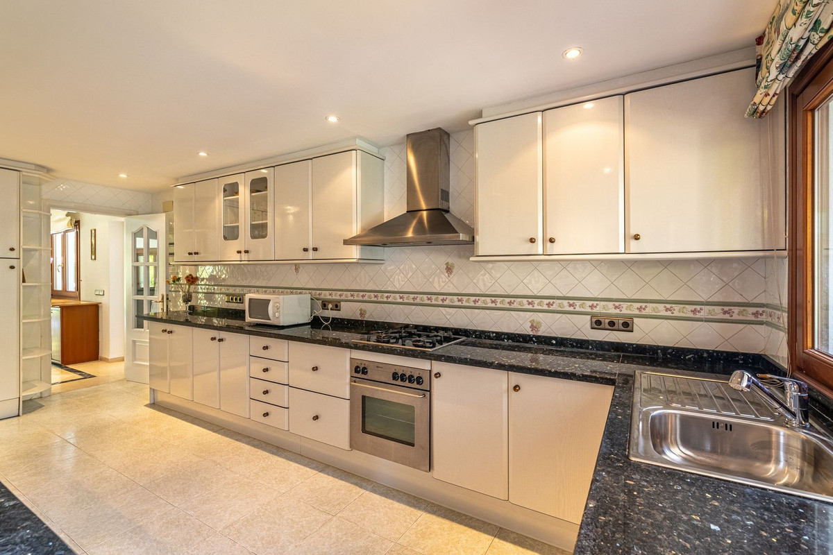 Huis te koop in Cancelada | 5 slaapkamers H5364118