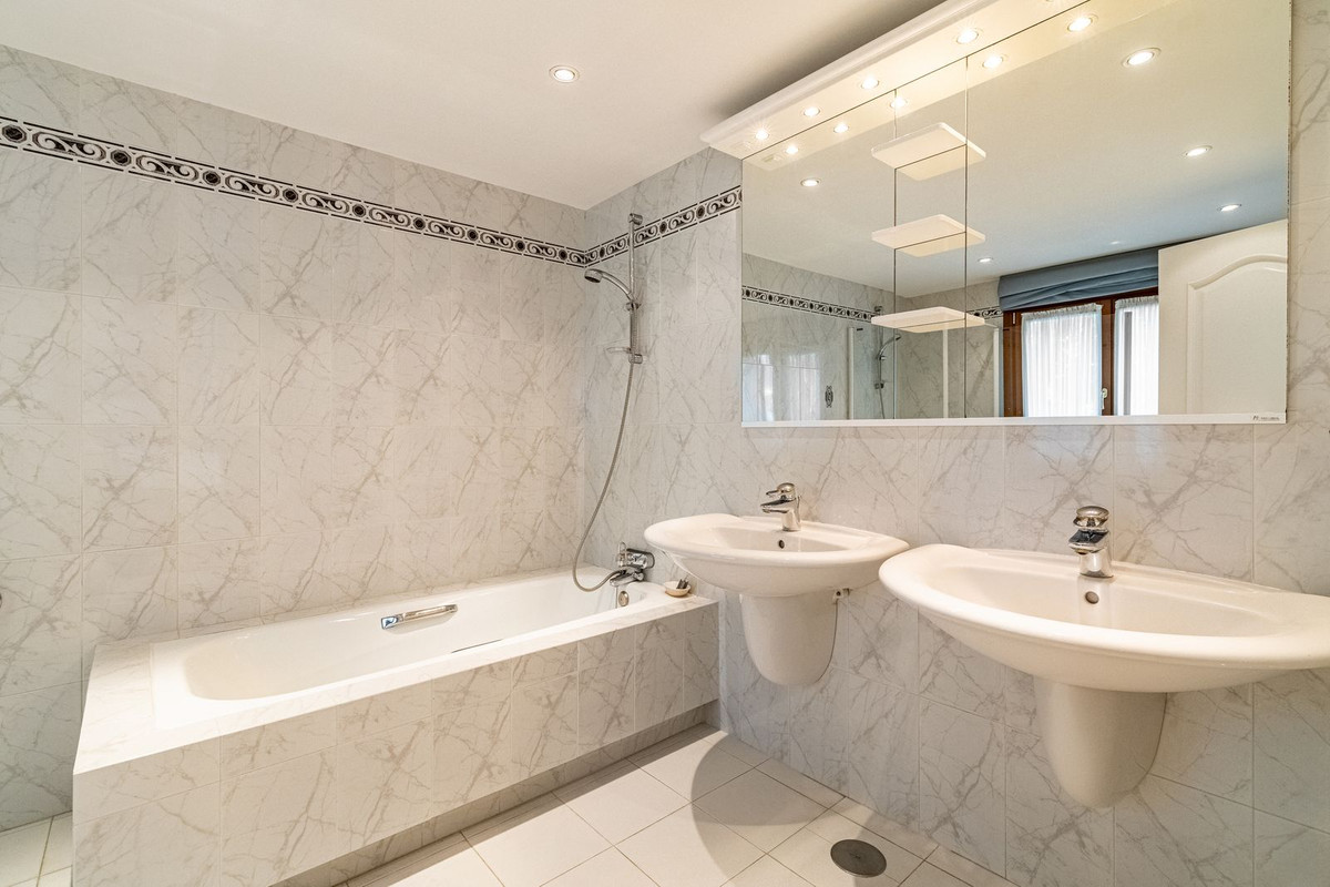 Huis te koop in Cancelada | 5 slaapkamers H5364118