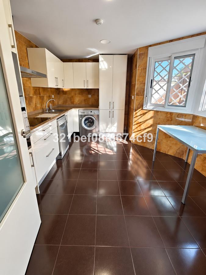 Huis te koop in Cancelada | 4 slaapkamers H5489857