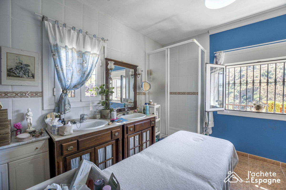 Huis te koop in Canillas de Aceituno | 4 slaapkamers H5167561