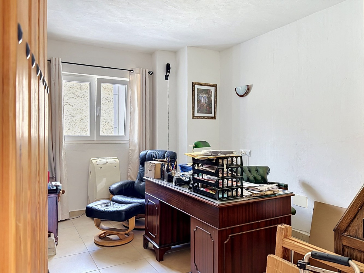 Property main view 33