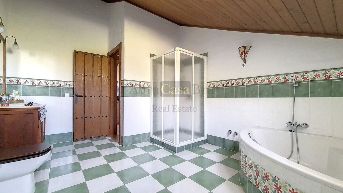 Huis te koop in Canillas de Albaida | 4 slaapkamers H4773520