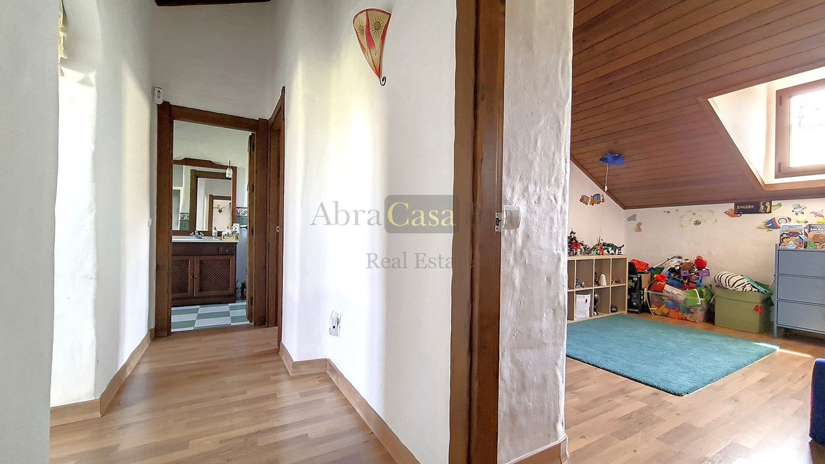 Huis te koop in Canillas de Albaida | 4 slaapkamers H4773520
