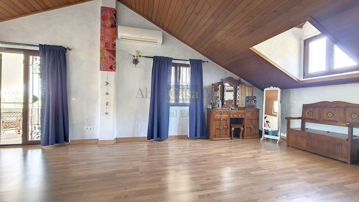 Huis te koop in Canillas de Albaida | 4 slaapkamers H4773520