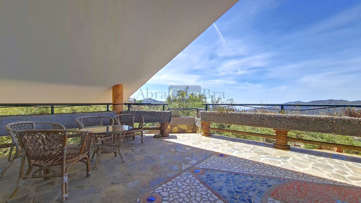Huis te koop in Canillas de Albaida | 4 slaapkamers H4773520