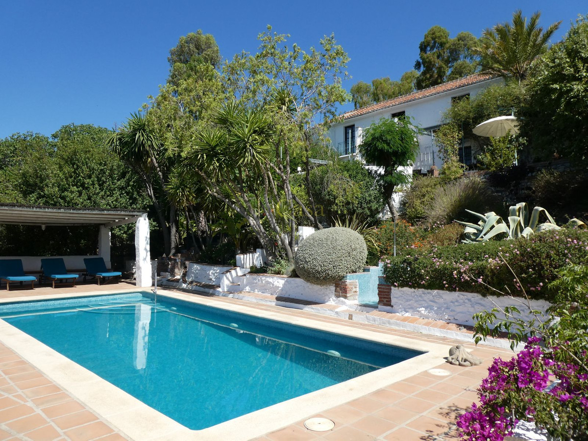 Huis te koop in Canillas de Albaida | 16 slaapkamers H4773532