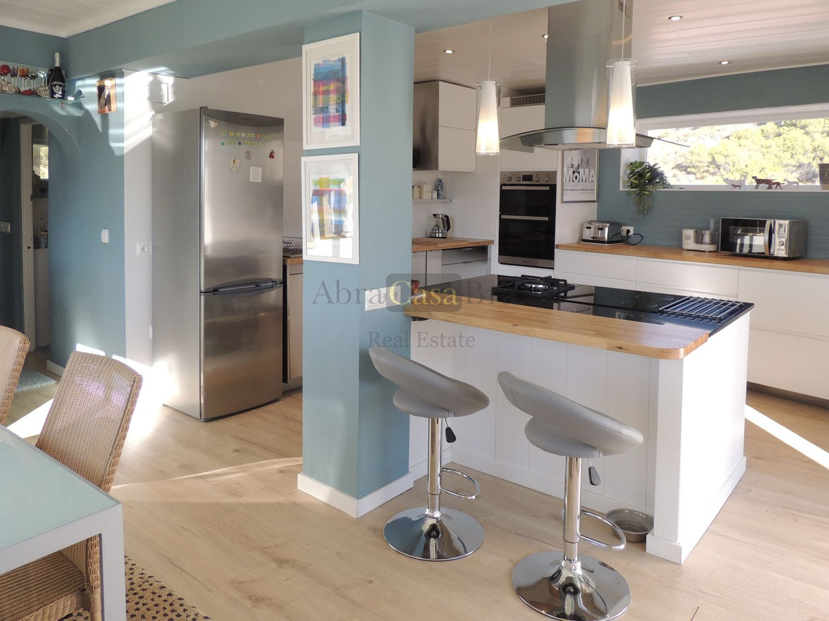 Huis te koop in Canillas de Albaida | 16 slaapkamers H4773532