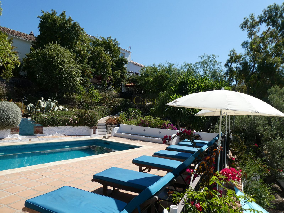 Huis te koop in Canillas de Albaida | 16 slaapkamers H4773532