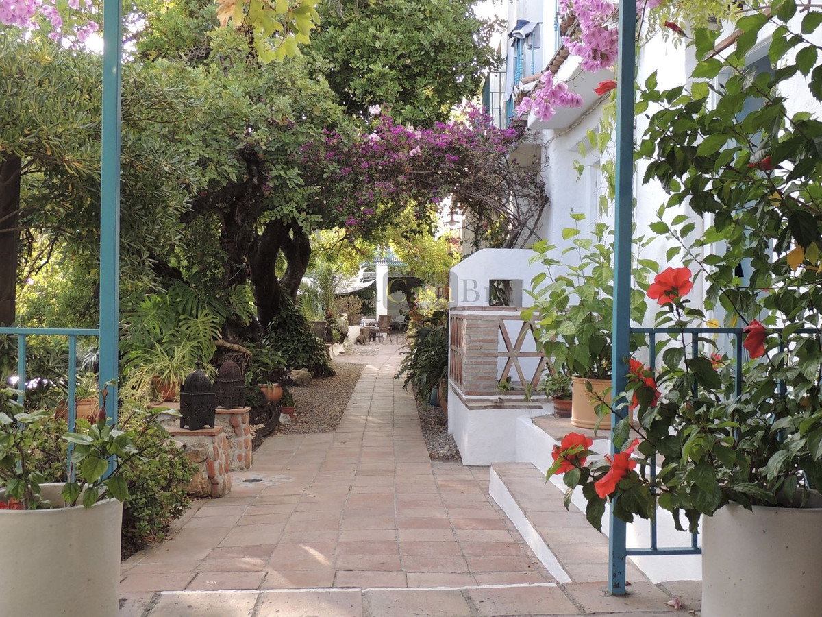Huis te koop in Canillas de Albaida | 16 slaapkamers H4773532