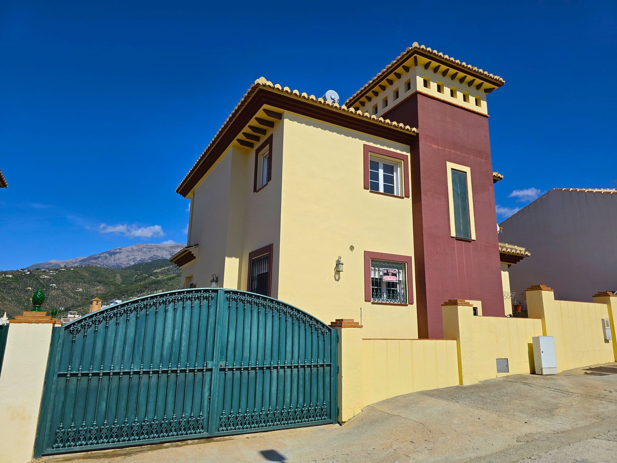 Huis te koop in Canillas de Albaida | 4 slaapkamers H4989742