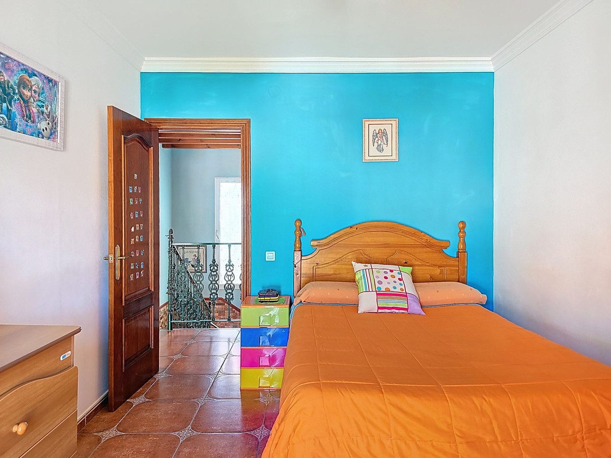 Huis te koop in Canillas de Albaida | 4 slaapkamers H4989742