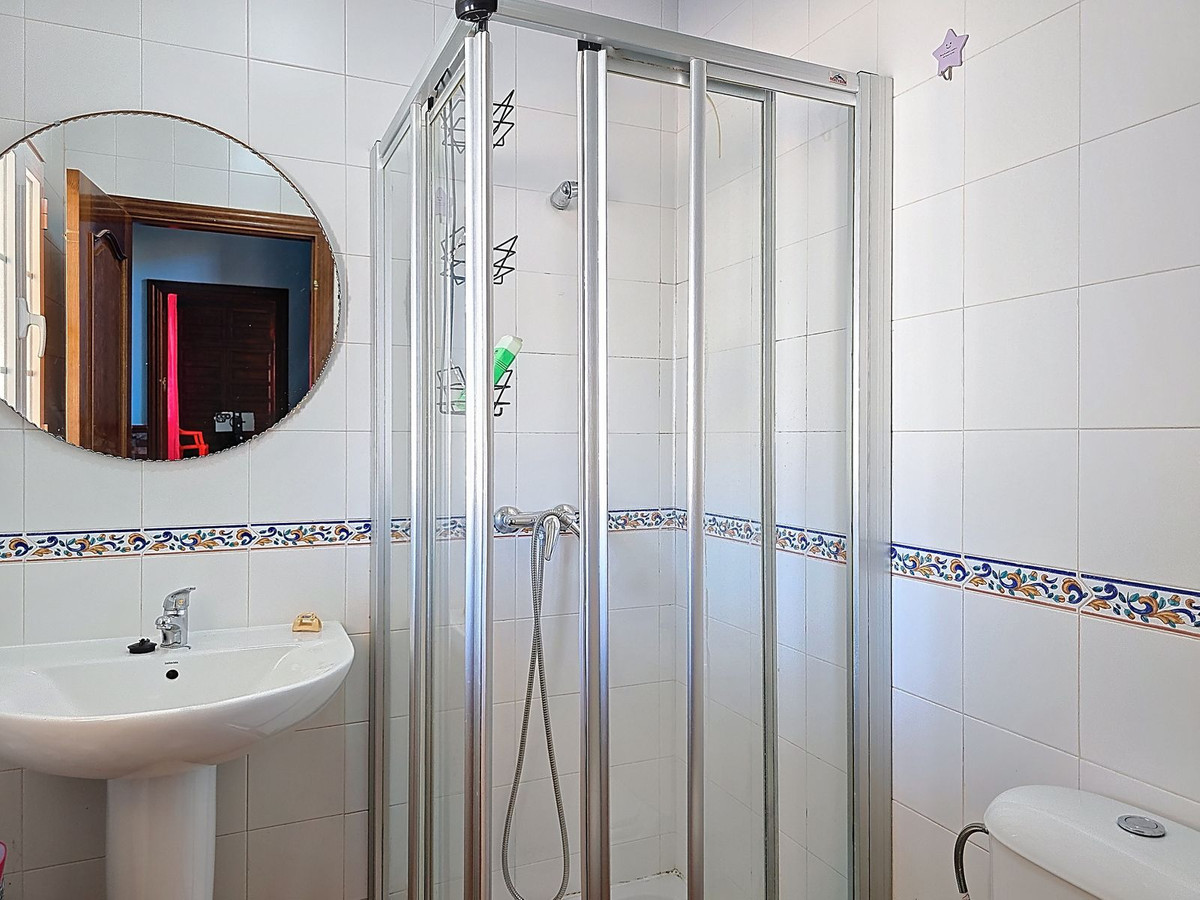 Huis te koop in Canillas de Albaida | 4 slaapkamers H4989742