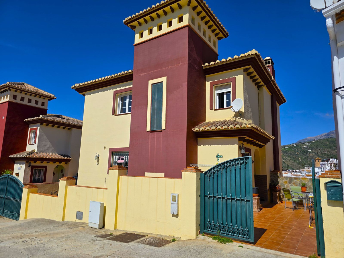 Huis te koop in Canillas de Albaida | 4 slaapkamers H4989742