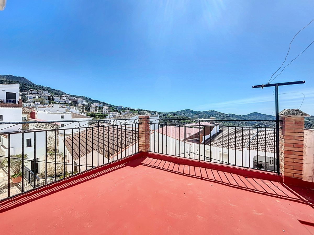 Semi-Vrijstaande Villa in Canillas de Albaida-1