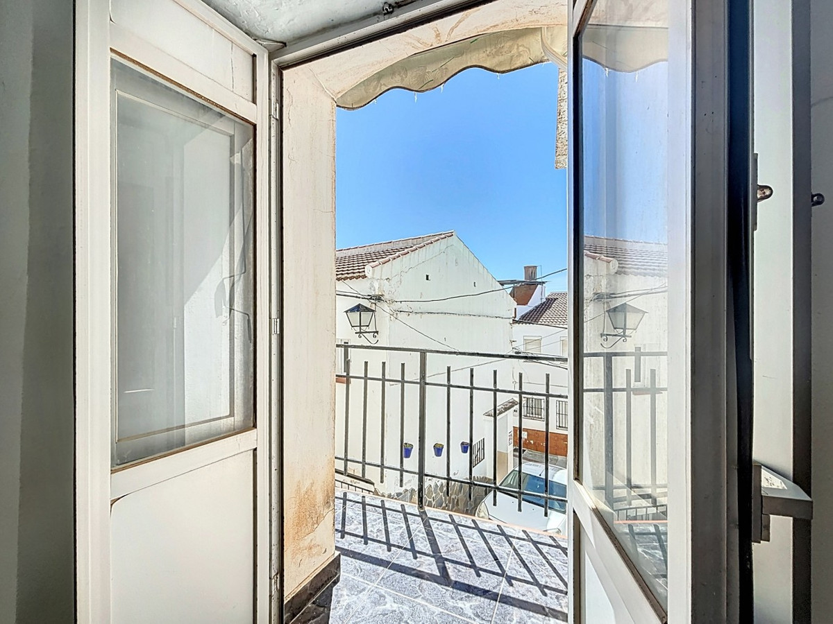 Semi-Vrijstaande Villa in Canillas de Albaida-13
