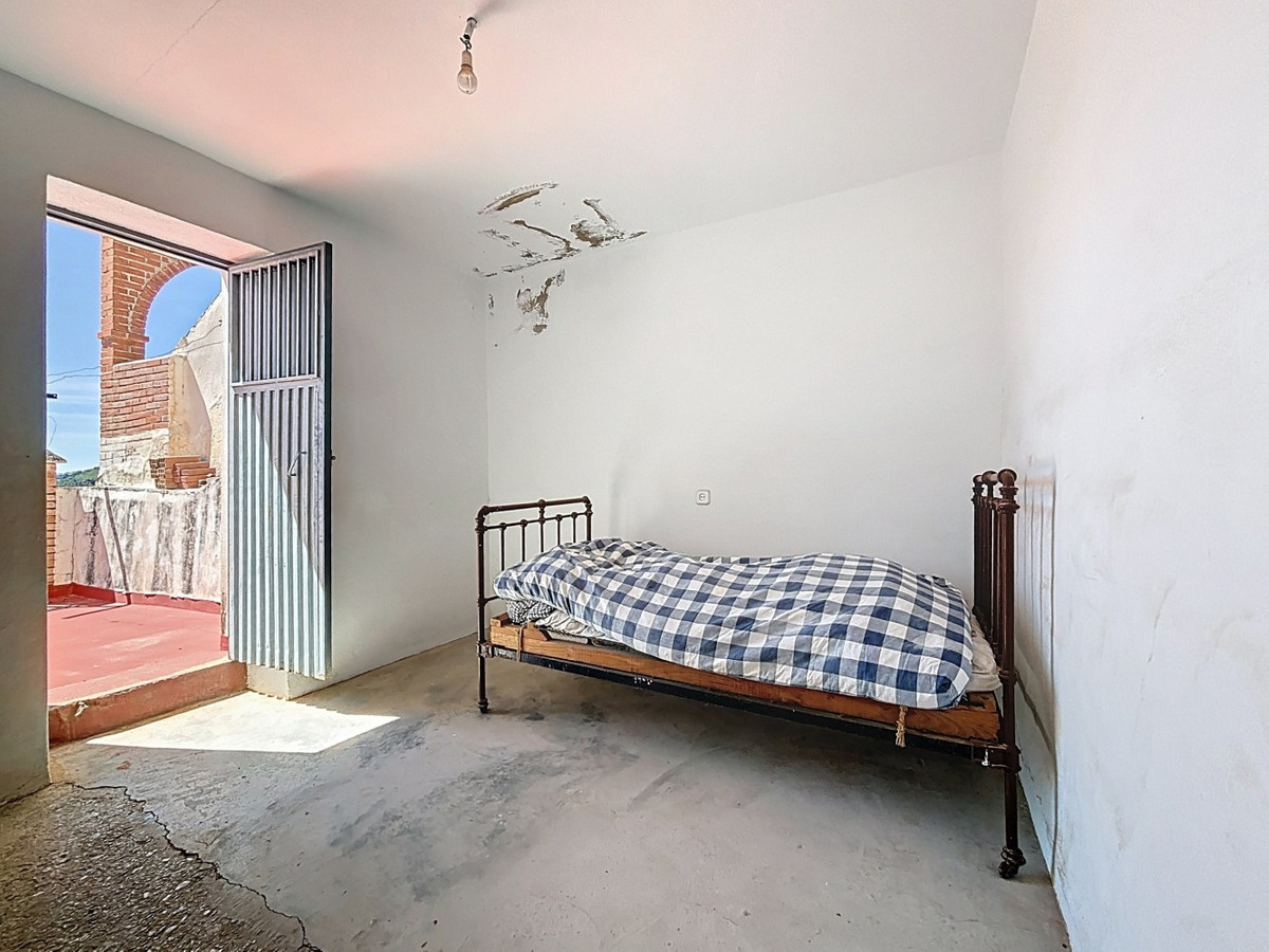 Semi-Vrijstaande Villa in Canillas de Albaida-34