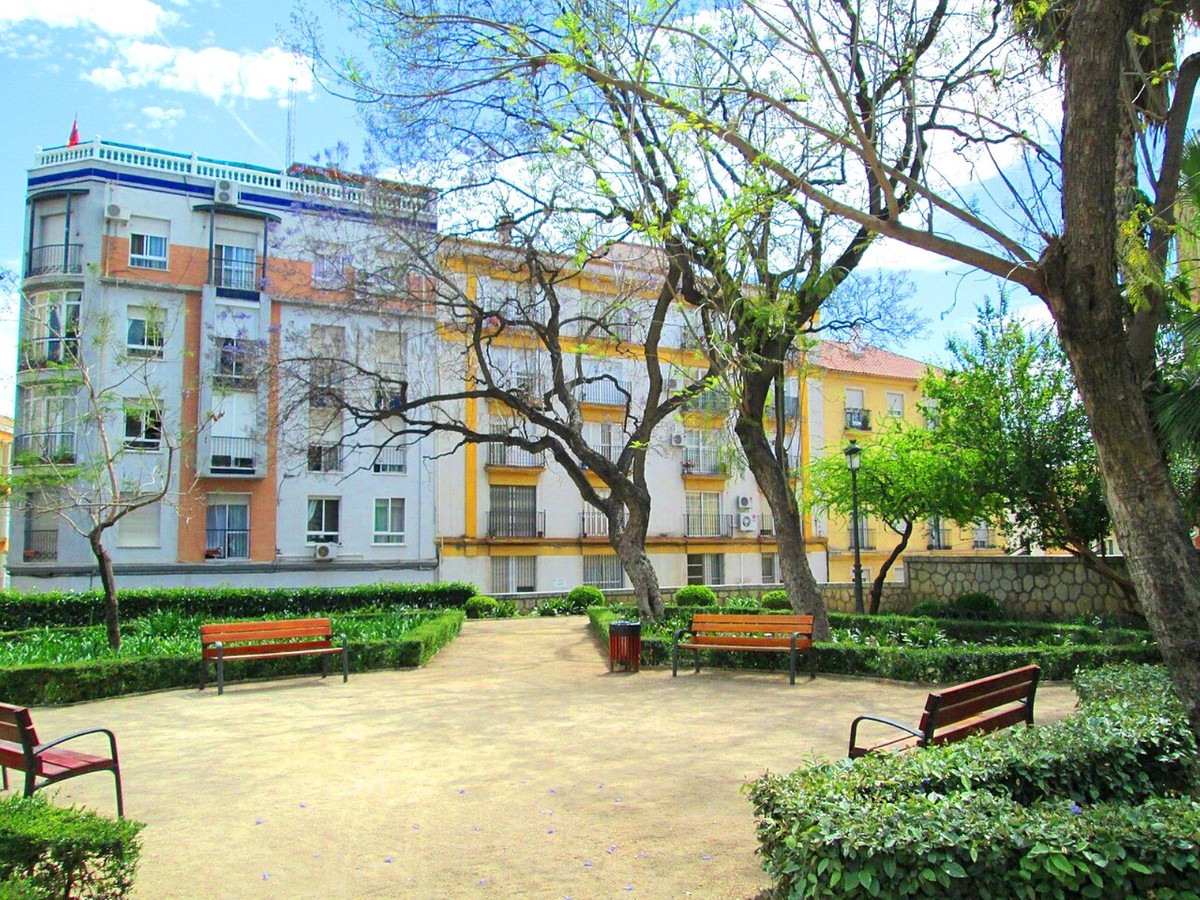 Huis te koop in Capuchinos | 4 slaapkamers H5365918