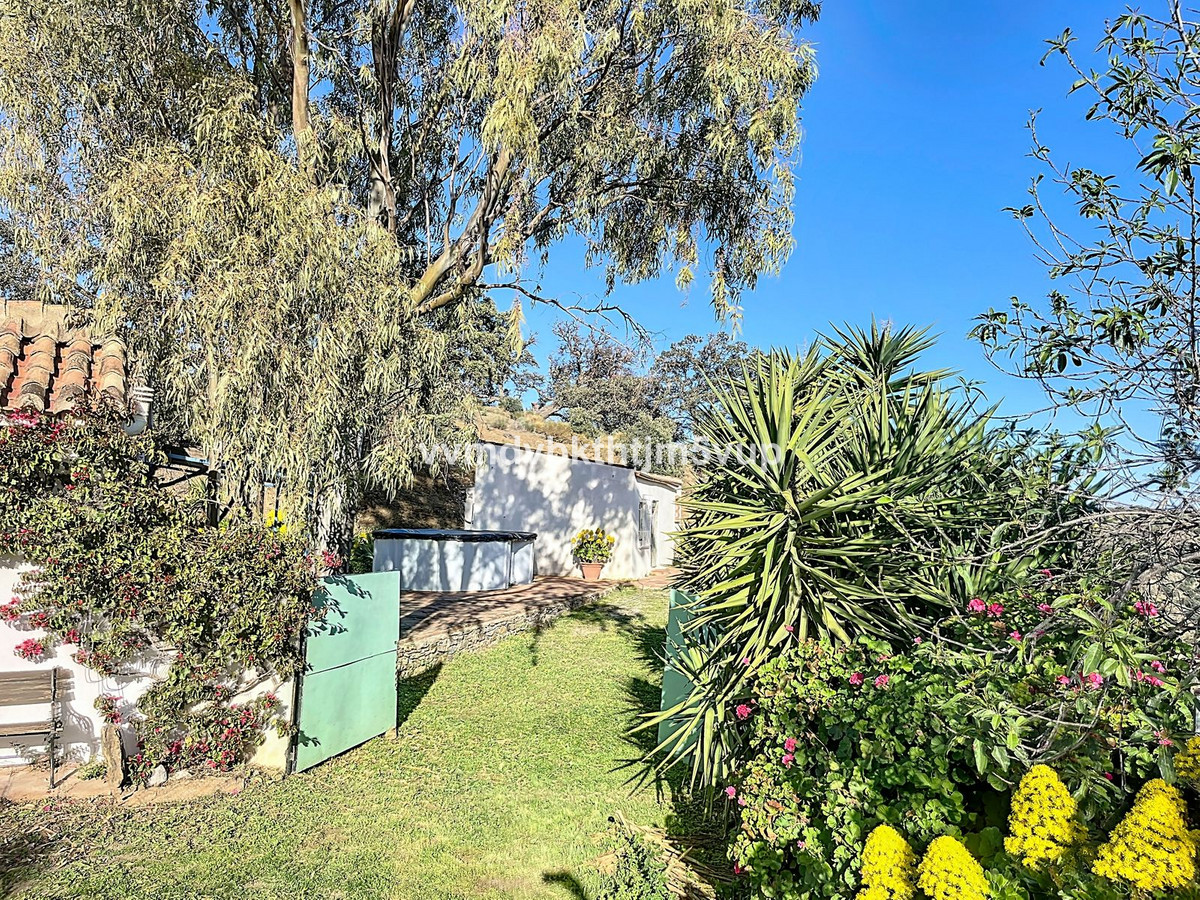 Semi-Vrijstaande Villa in Casabermeja-1