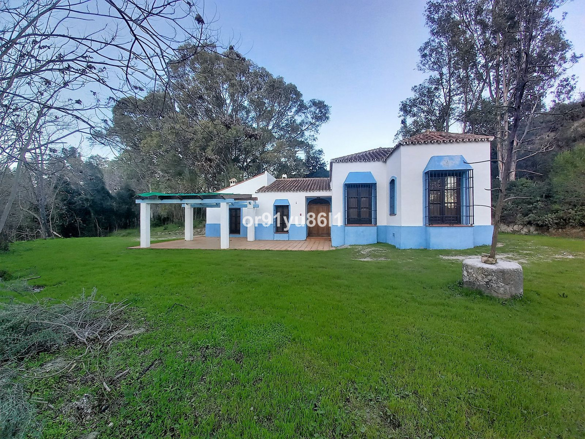 Finca - Cortijo for sale in Casares | 5 bedrooms H4088860