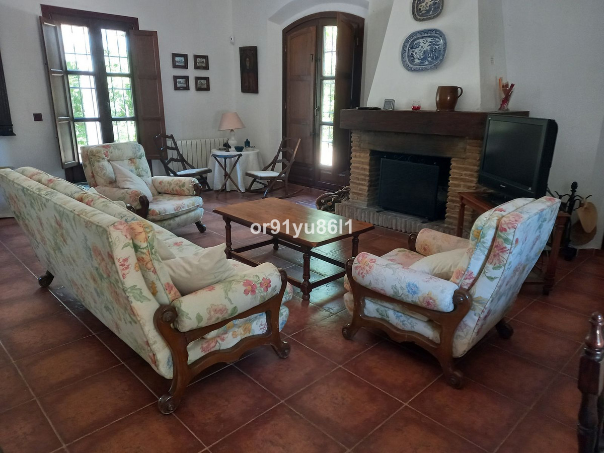 Finca - Cortijo for sale in Casares | 5 bedrooms H4088860
