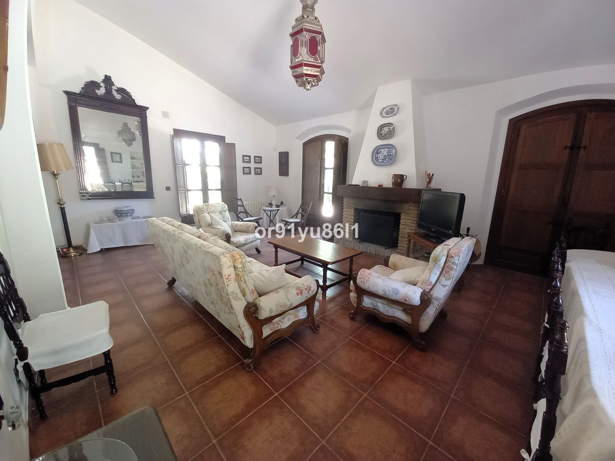 Finca - Cortijo for sale in Casares | 5 bedrooms H4088860