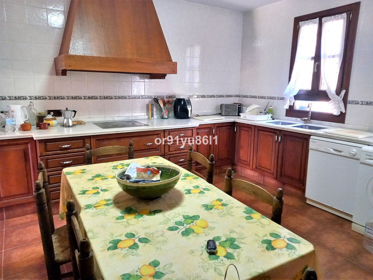 Finca - Cortijo for sale in Casares | 5 bedrooms H4088860