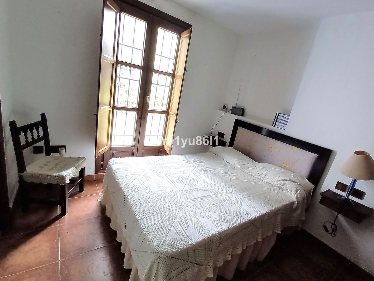 Finca - Cortijo for sale in Casares | 5 bedrooms H4088860