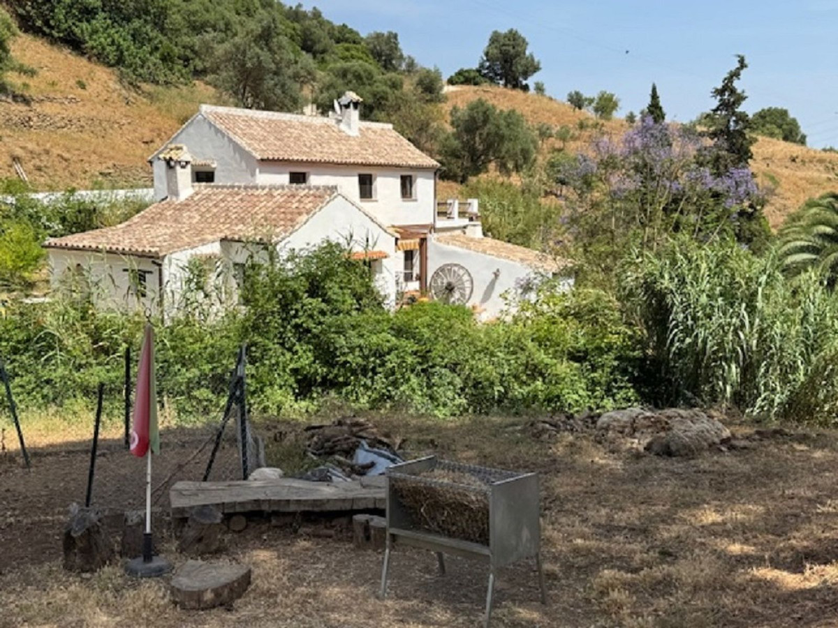 Finca - Cortijo te koop in Casares | 4 slaapkamers H5081452