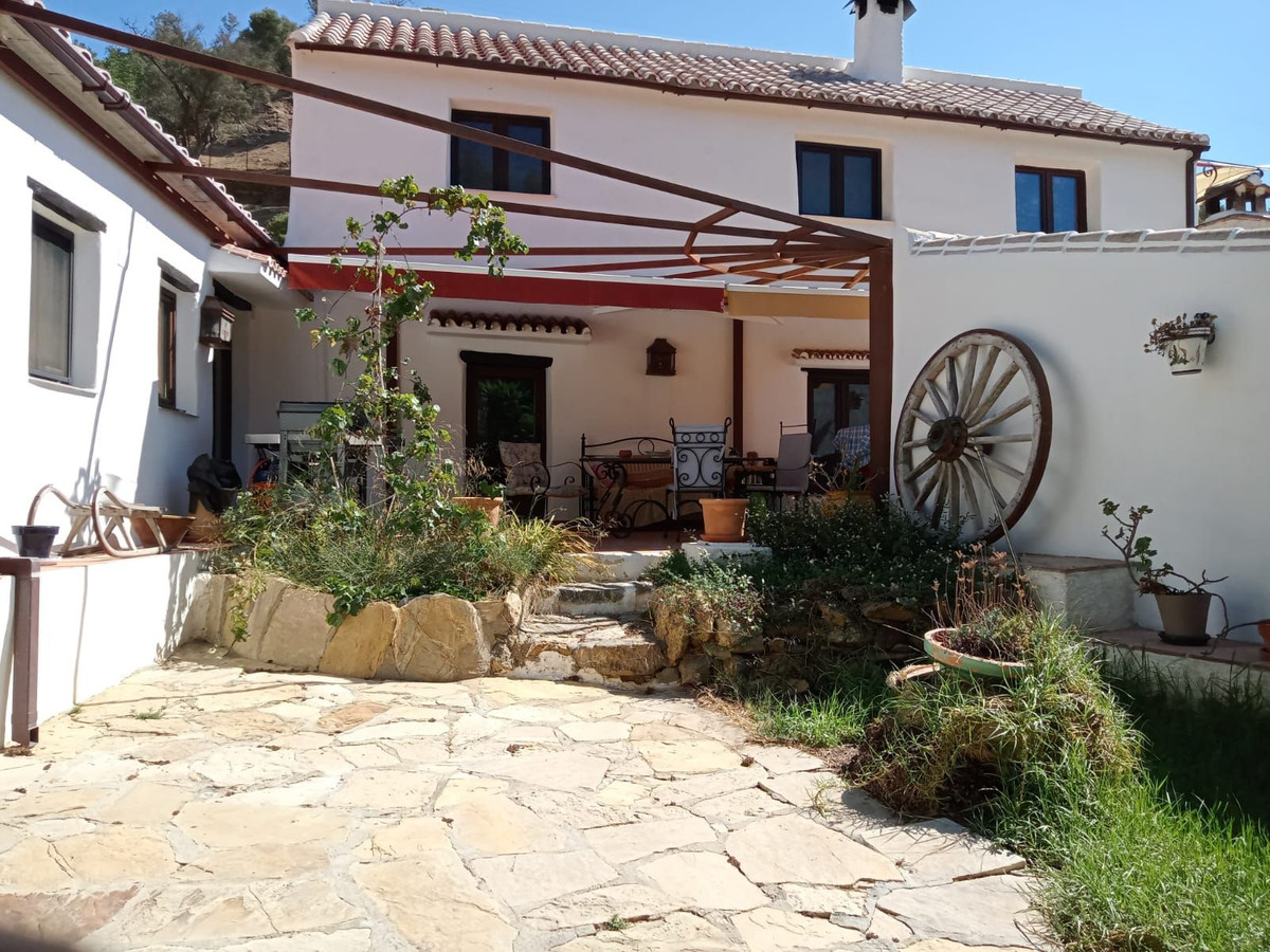 Finca - Cortijo te koop in Casares | 4 slaapkamers H5081452
