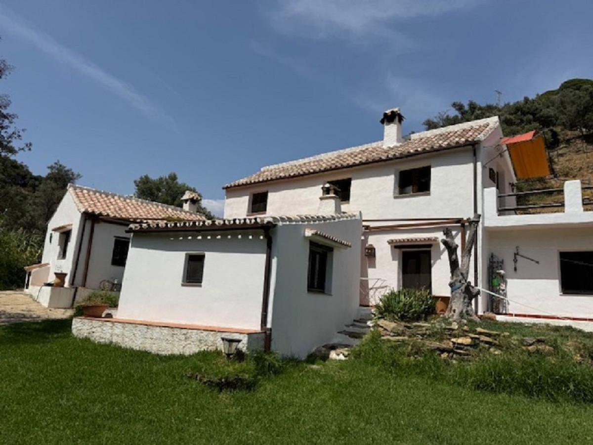 Finca - Cortijo te koop in Casares | 4 slaapkamers H5081452