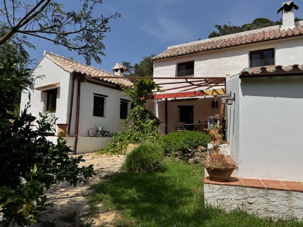 Finca - Cortijo te koop in Casares | 4 slaapkamers H5081452