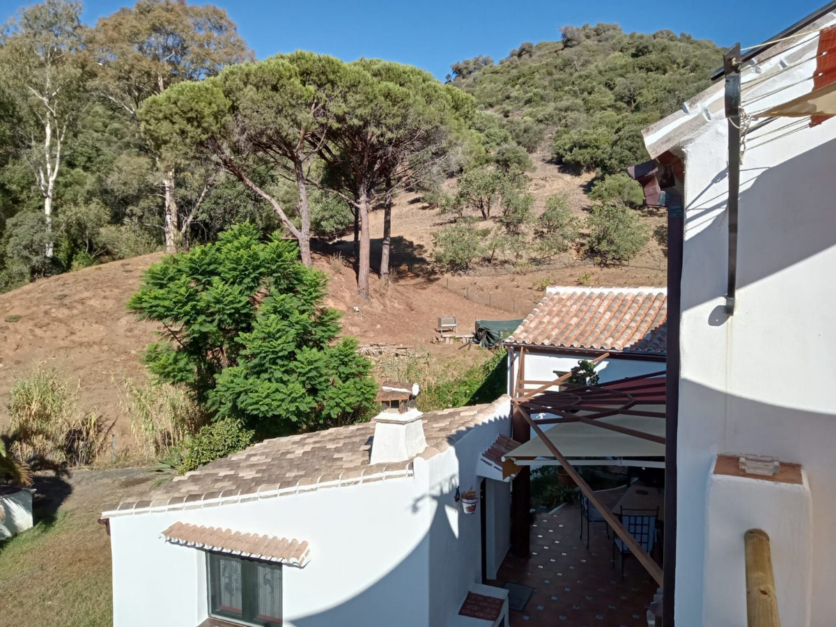 Finca - Cortijo te koop in Casares | 4 slaapkamers H5081452