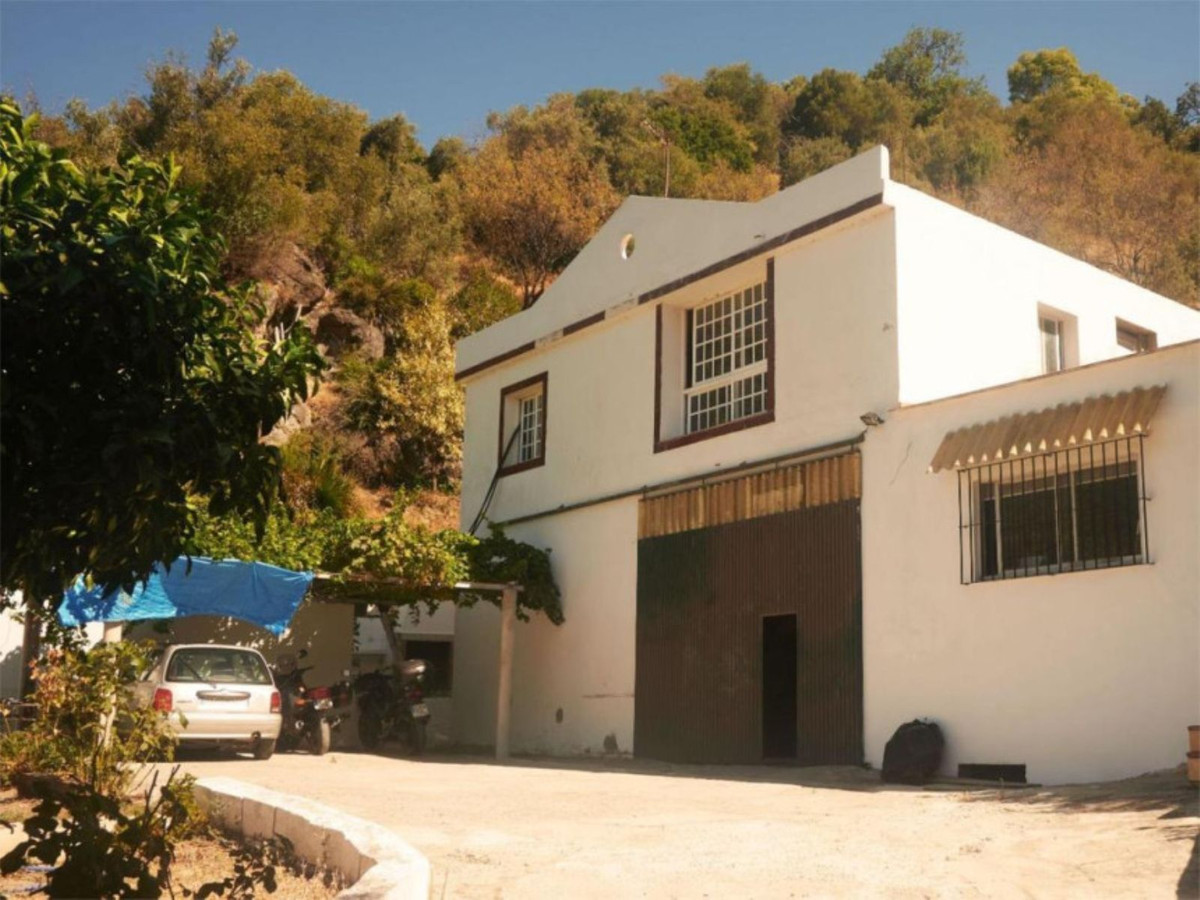 Finca - Cortijo te koop in Casares | 1 slaapkamers H5317441