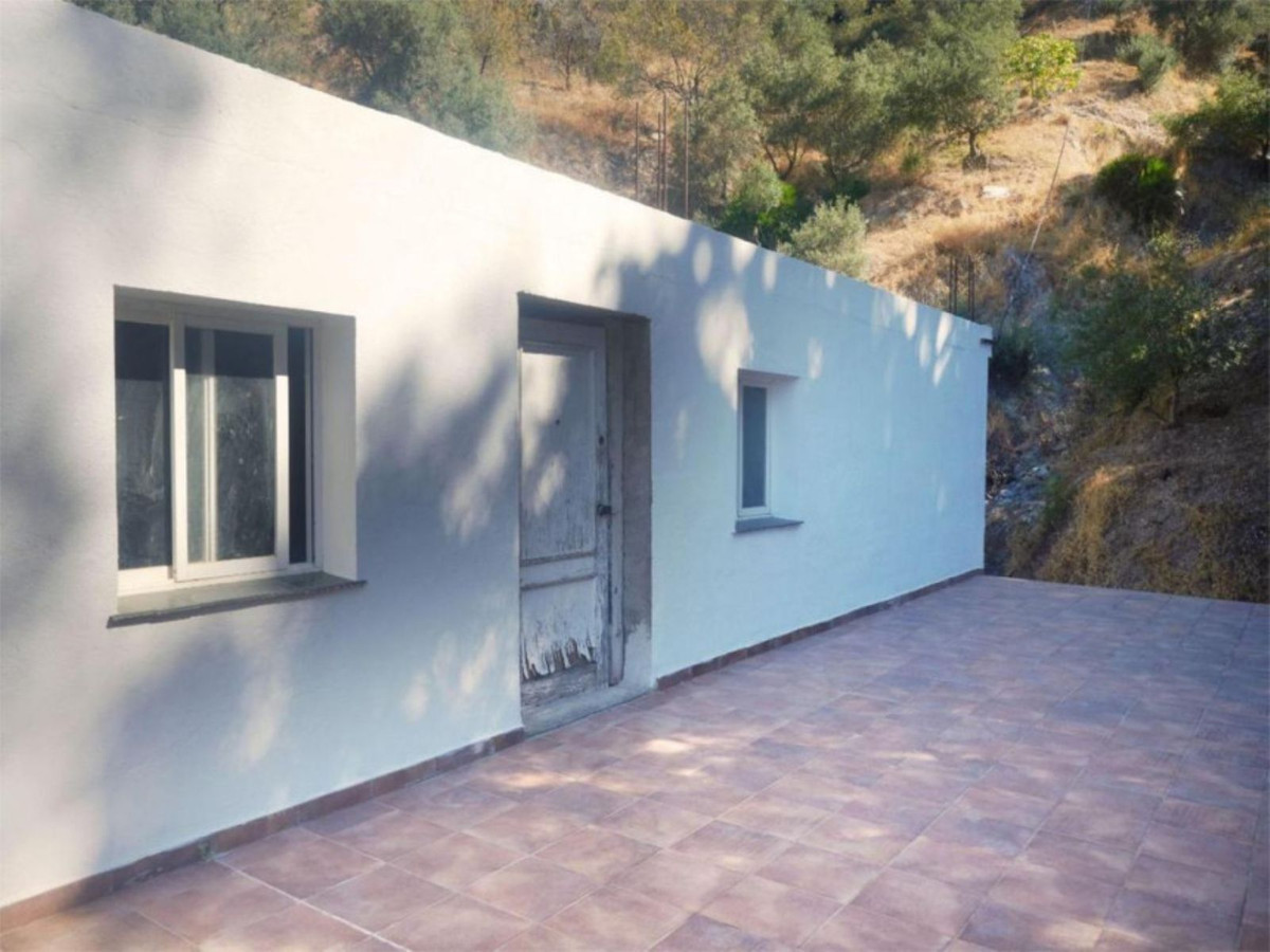 Finca - Cortijo te koop in Casares | 1 slaapkamers H5317441