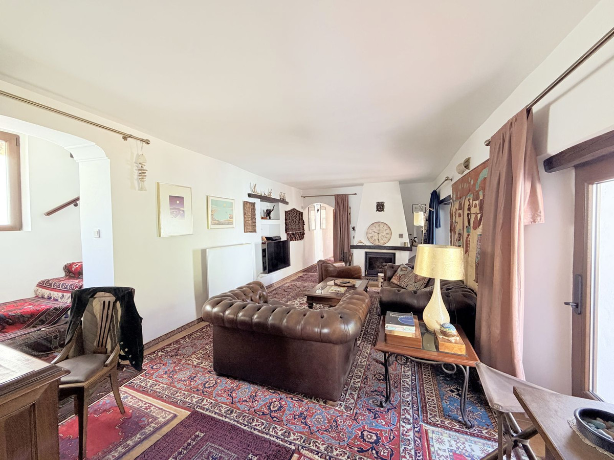 Finca - Cortijo te koop in Casares | 4 slaapkamers H5374579