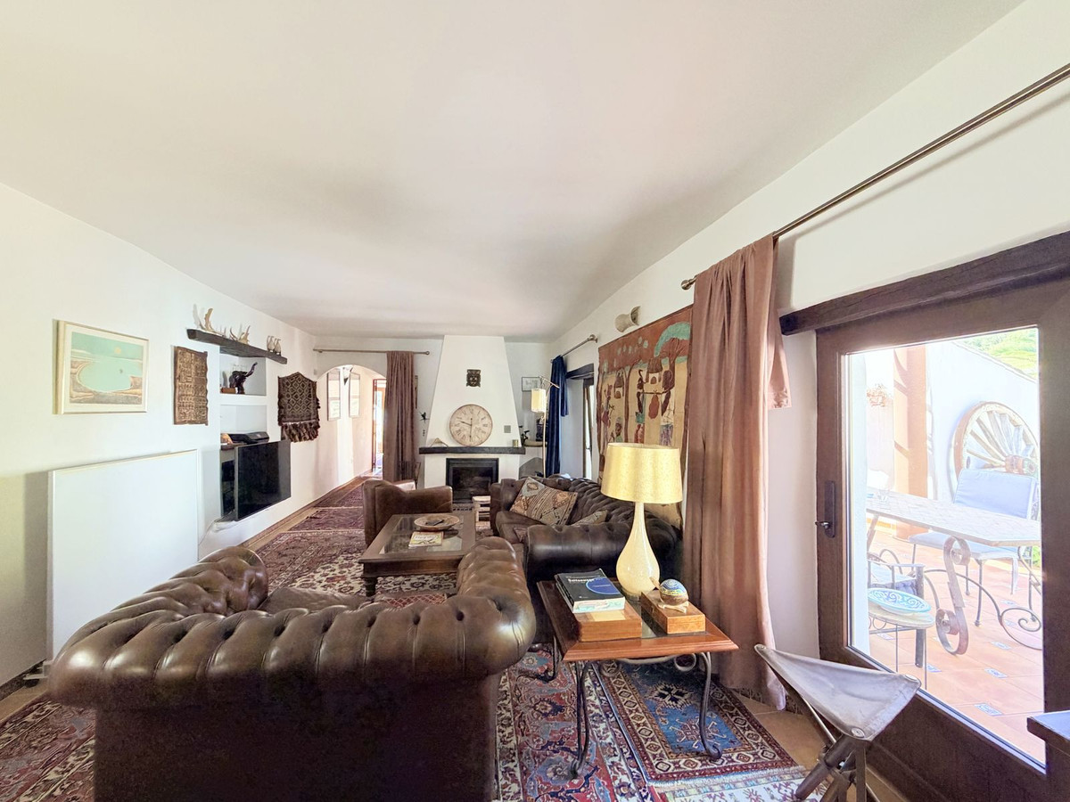 Finca - Cortijo te koop in Casares | 4 slaapkamers H5374579