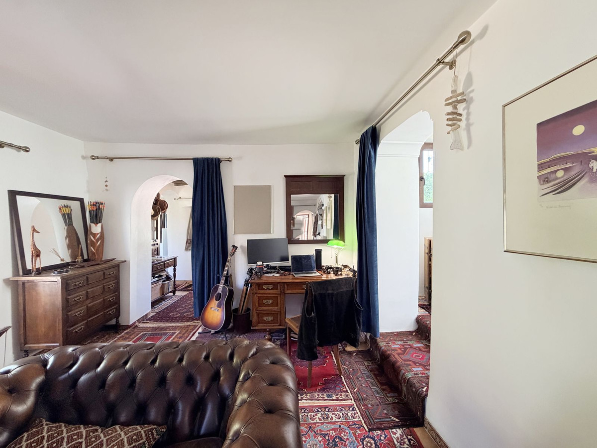 Finca - Cortijo te koop in Casares | 4 slaapkamers H5374579