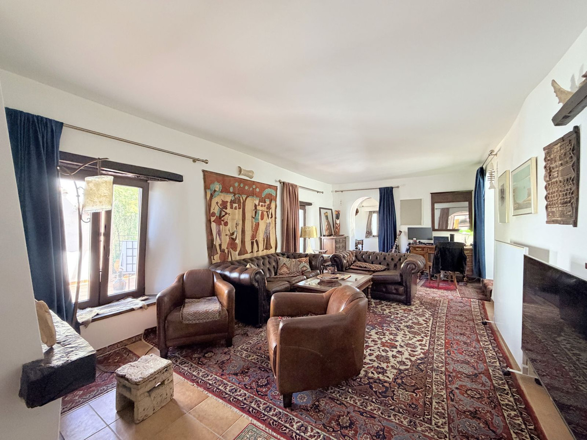 Finca - Cortijo te koop in Casares | 4 slaapkamers H5374579