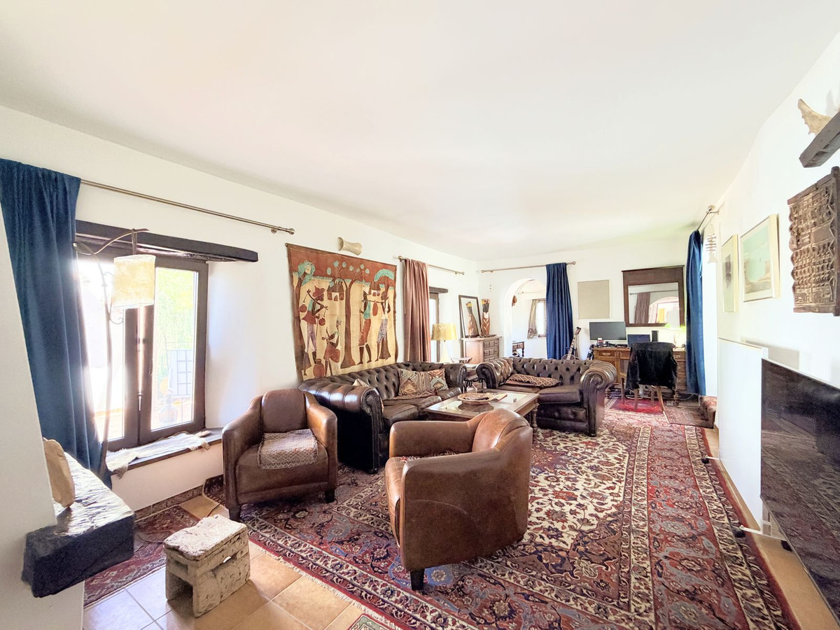 Finca - Cortijo te koop in Casares | 4 slaapkamers H5374579