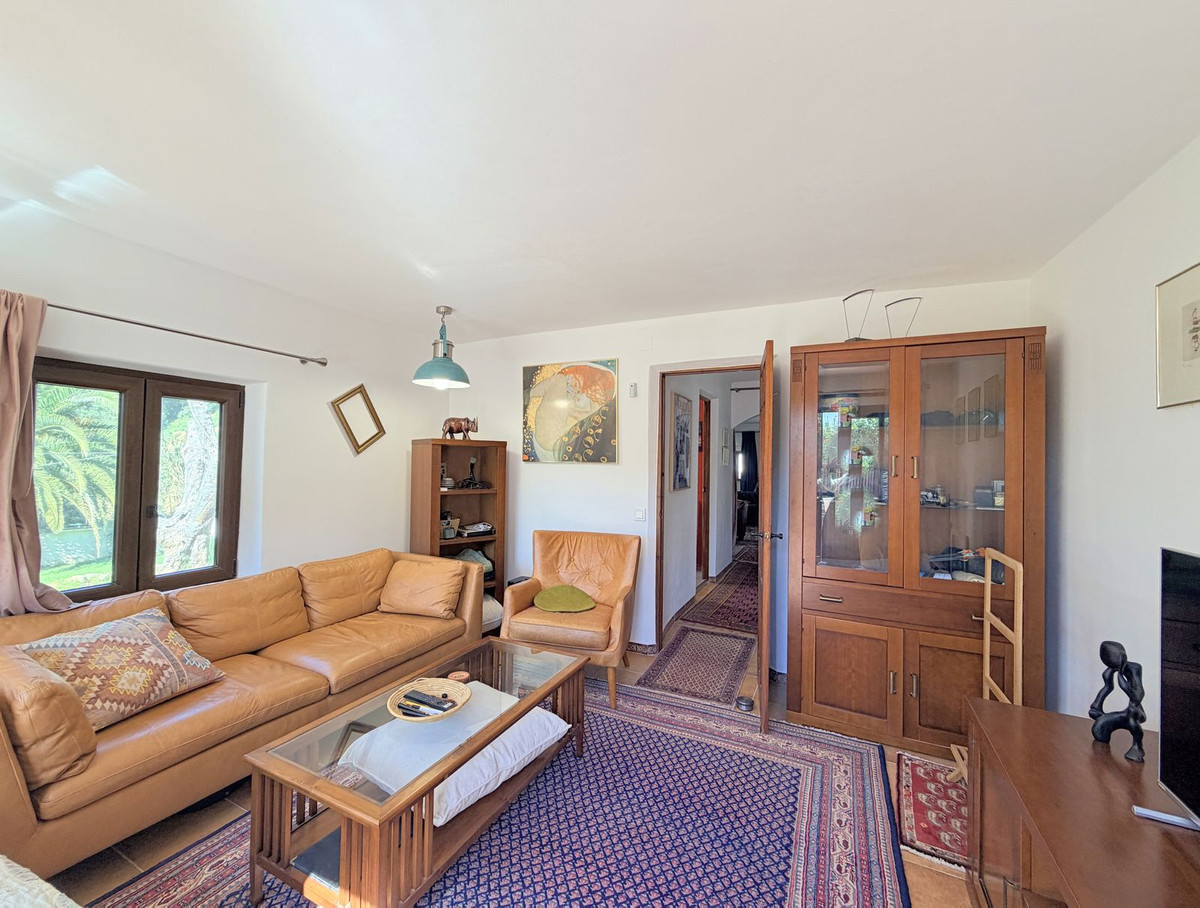 Finca - Cortijo te koop in Casares | 4 slaapkamers H5374579