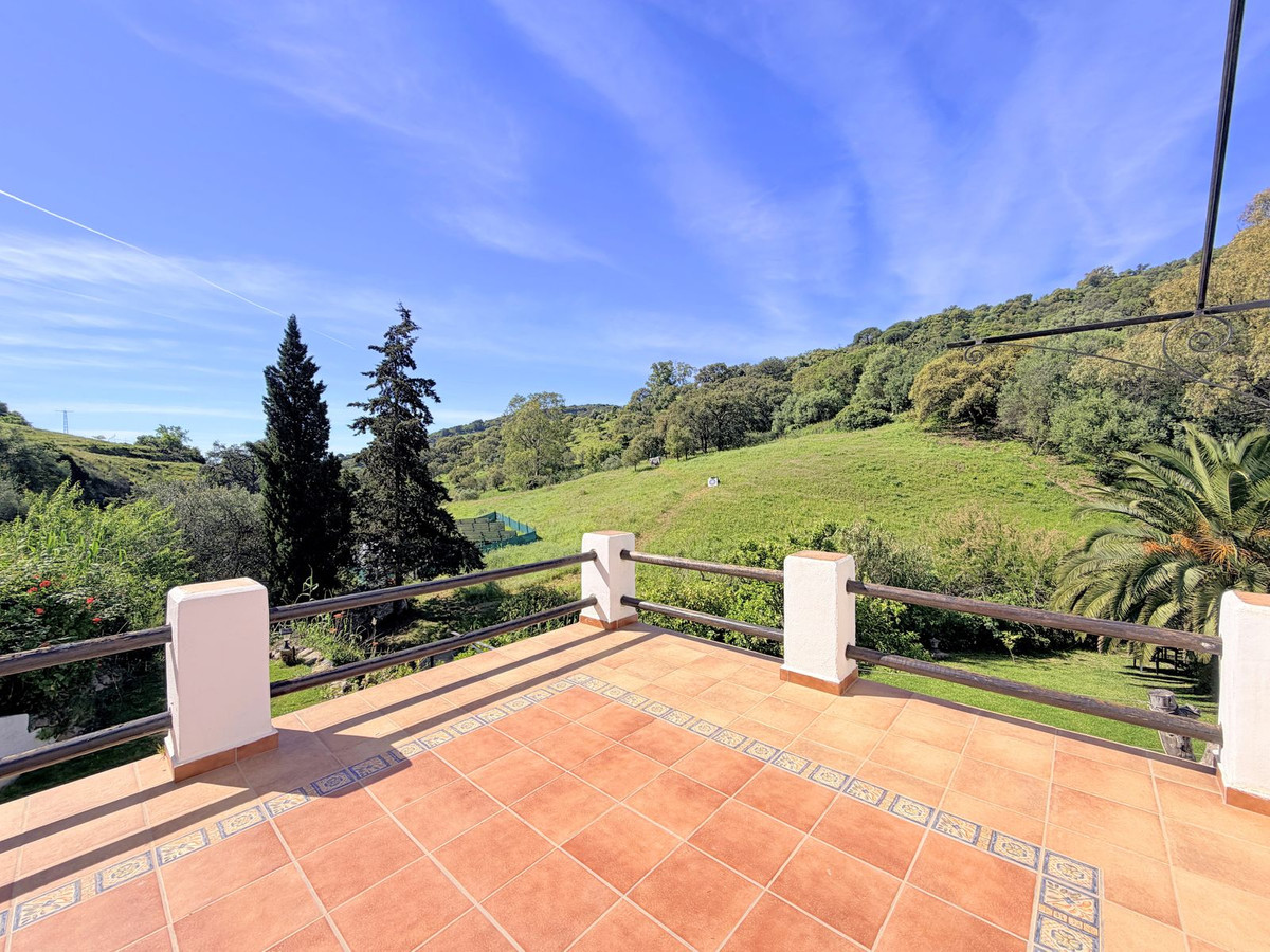 Finca - Cortijo te koop in Casares | 4 slaapkamers H5374579